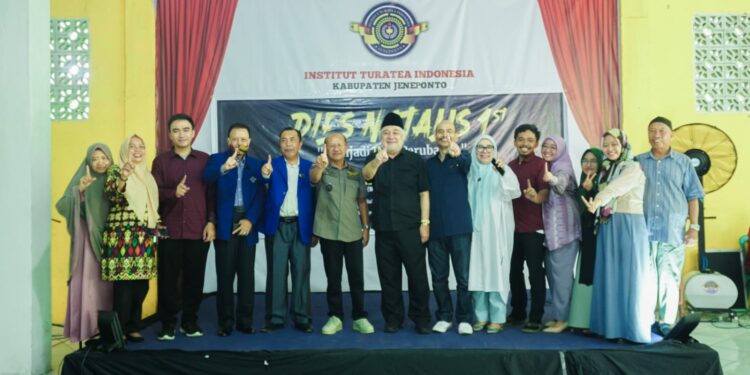 Bupati Iksan Iskandar Beri Kuliah Umum Pada Dies Natalis di Kampus INTI, Selasa (21/3/2023). (Foto. Humas Kominfo)