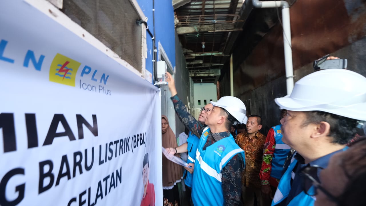 Ratusan Keluarga Pra Sejahtera di Makassar Rasakan Program BPBL PLN