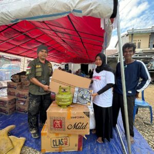 LAZ Hadji Kalla Salurkan Paket Logistik Kepada Korban Bencana Banjir