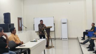 Kepala Dinas Komunikasi dan Informatika (Kominfo) Provinsi Sulawesi Barat, Mustari Mula, Secara Resmi Membuka Konferensi Wilayah (Konferwil) Ke-III Asosiasi Media Siber Indonesia (AMSI) Sulawesi Barat