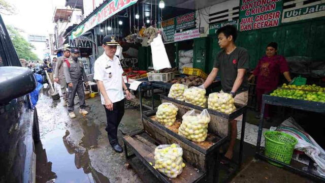 Tanpa Bongkar Paksa, Ini Rahasia Pemkot Makassar Tertibkan Lapak PKL